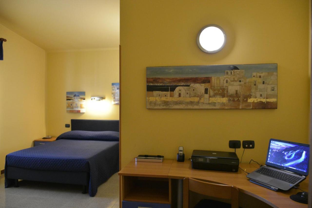 Hotel Il Gabbiano Termini Imerese Exterior foto